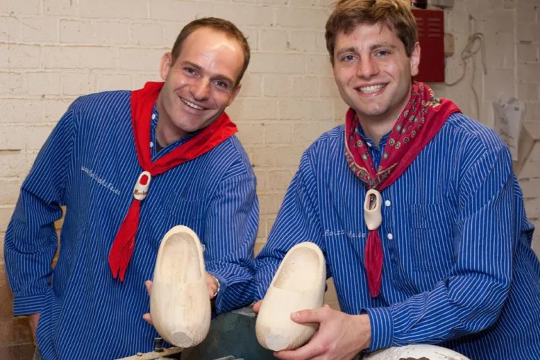 Holzschuhe.de mit neuem Partnerprogramm Bild: Holzschuhe.de mit neuem Partnerprogramm