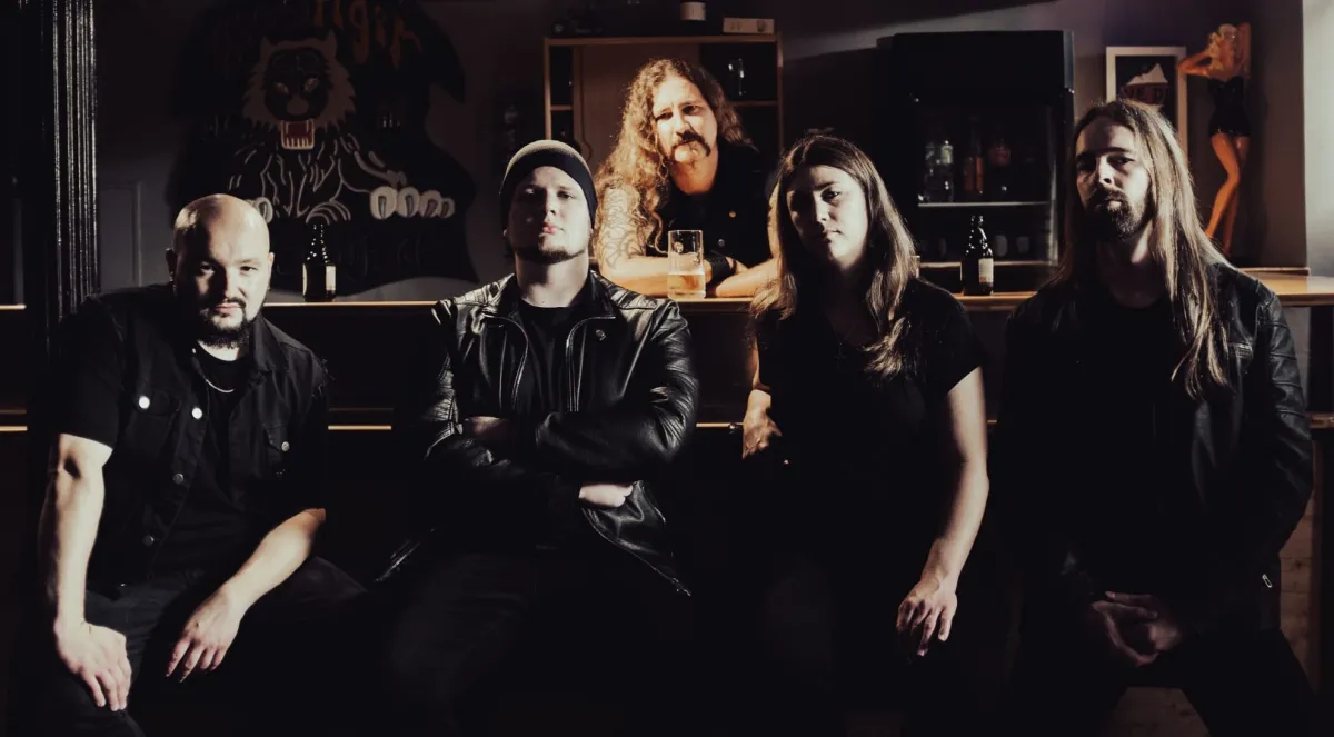 Stone Blind vlnr.: Dennis, Simon, Toto, Nina, Matthias (© Stone Blind)