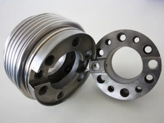 Bild: JAKOB Antriebstechnik entwickelt Metallbalgkupplung mit standardisiertem Flanschanschluss