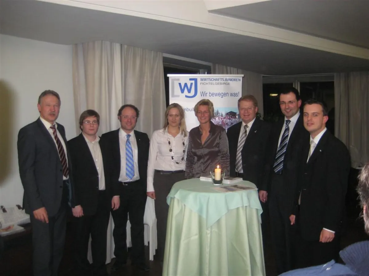 Die Wirtschaftsjunioren Fichtelgebirge luden kürzlich zum Neujahrsempfang ins Rosenthal Casino ein. Traditionell konnte wieder ein gut gefüllter Veranstaltungskalender präsentiert werden.