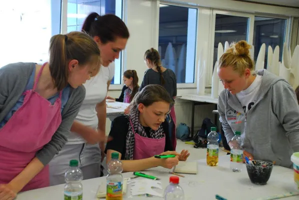 Bild: Ein praktischer Infotag für Mädchen - Girls‘Day 2015 bei den Stuckateuren