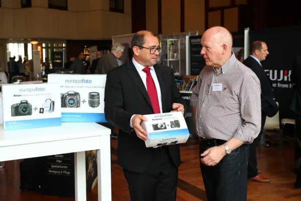 Bild: europafoto: Fotofachhändler auf Kurs im Markt der Zukunft