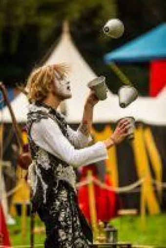 Bild: Ritterfest auf Burg Satzvey im September