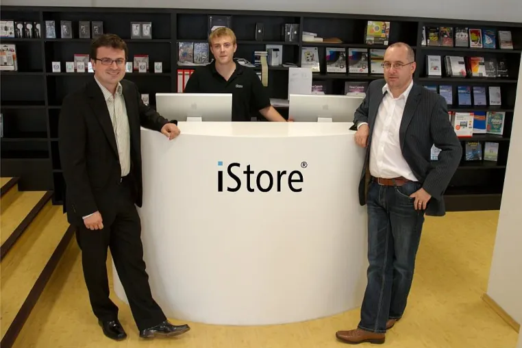 Bild: Die S.WERK AG übernimmt die iStore GmbH