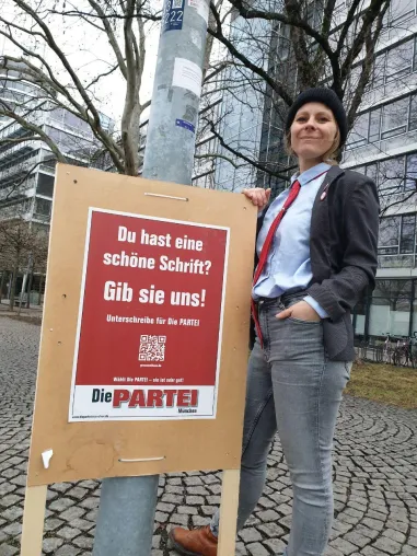 Bild: Die PARTEI München unterstützt das Projekt „Tatzelwurm“