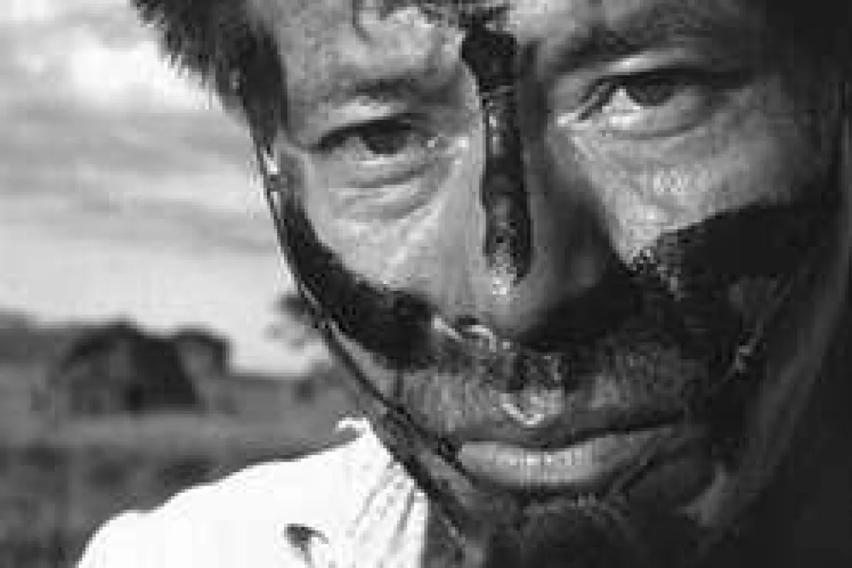 Guarani Mann. Cosan, Partner von Energieriese Shell, kauft Zuckerrohr vom Land der Guarani. © João Ripper/Survival