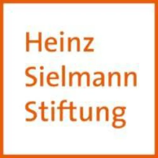 Bild: Heinz Sielmann Stiftung: Schwarze Rieseninsekten verlassen ihr Winterquartier