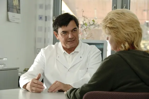 Bild: Blick hinter die Kulissen der Privatklinik – Teil 1 der neuen Reihe: „5 Fragen an...einen Arzt“