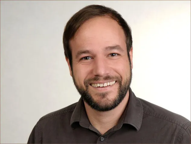 Bild: Wieners+Wieners spendet zum Hieronymustag an Red T