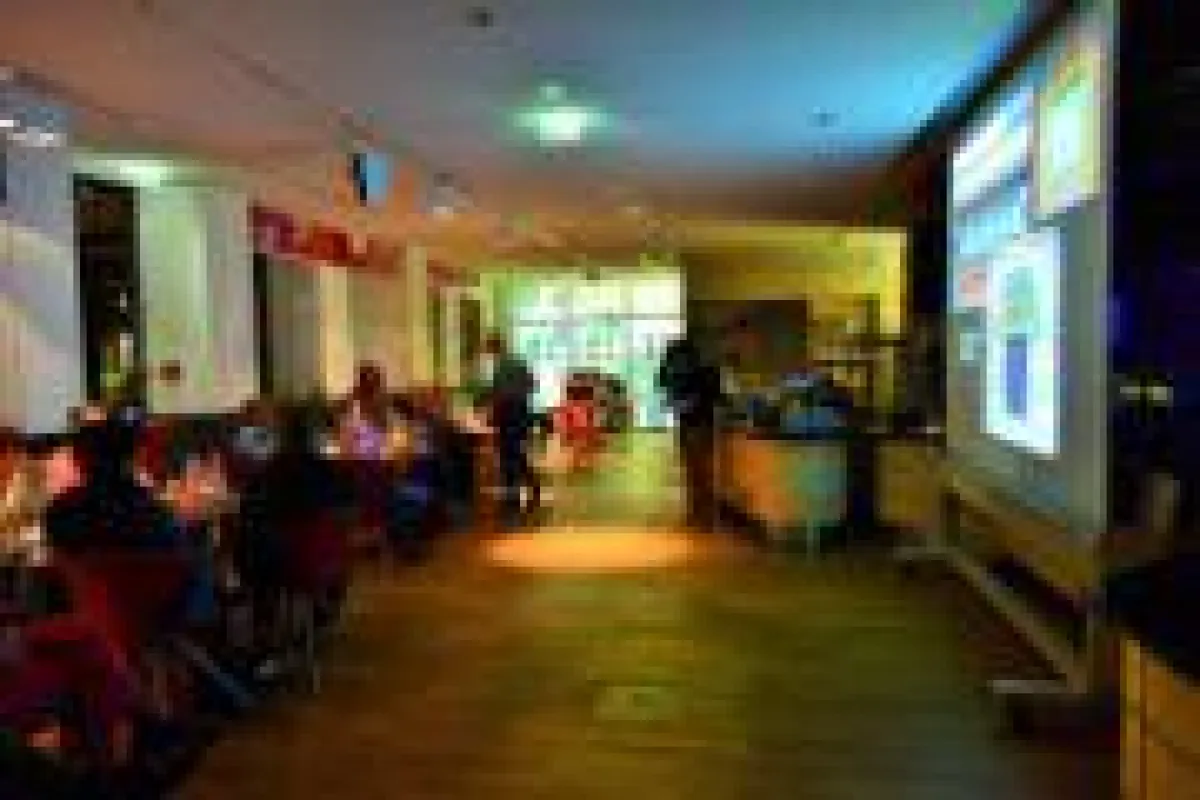 Diavortrag im Alice-Restaurant Darmstadt (Bild: Uli Hillmann)