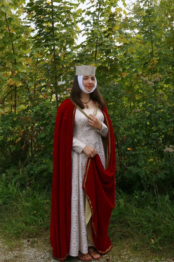 Emilia Gianetta als Hedwig, Herzogin von Schlesien in den mittleren Jahren.