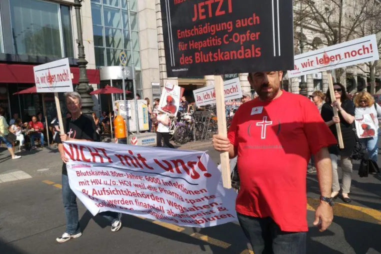 Blutskandal - HIV Infizierte bekommen endlich lebenslange Renten! Bild: Blutskandal - HIV Infizierte bekommen endlich lebenslange Renten!