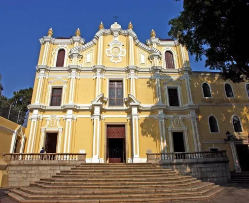 Bild: SEEFAHRERGEBETE UND HEILIGENLEGENDEN - Kostenlose Führungen lüften „Geheimnisse“ um Macaus Kirchen