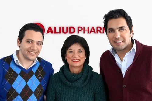 Bild: ALIUD PHARMA® unterstützt zwei syrische Master-Studenten der Hochschule Fresenius Idstein