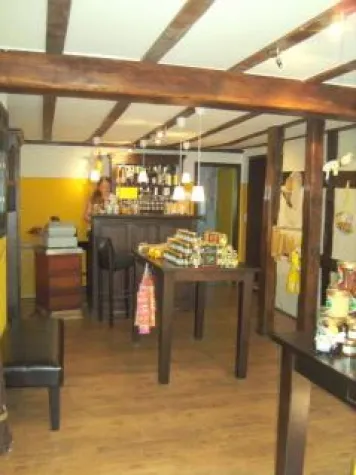 Informatives aus "Das Honiglädchen" - Honig - mehr als nur ein Brotaufstrich Bild: Informatives aus "Das Honiglädchen" - Honig - mehr als nur ein Brotaufstrich