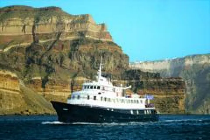 Polar-Kreuzfahrten - Eisbärenexpedition auf Spitzbergen Bild: Polar-Kreuzfahrten - Eisbärenexpedition auf Spitzbergen