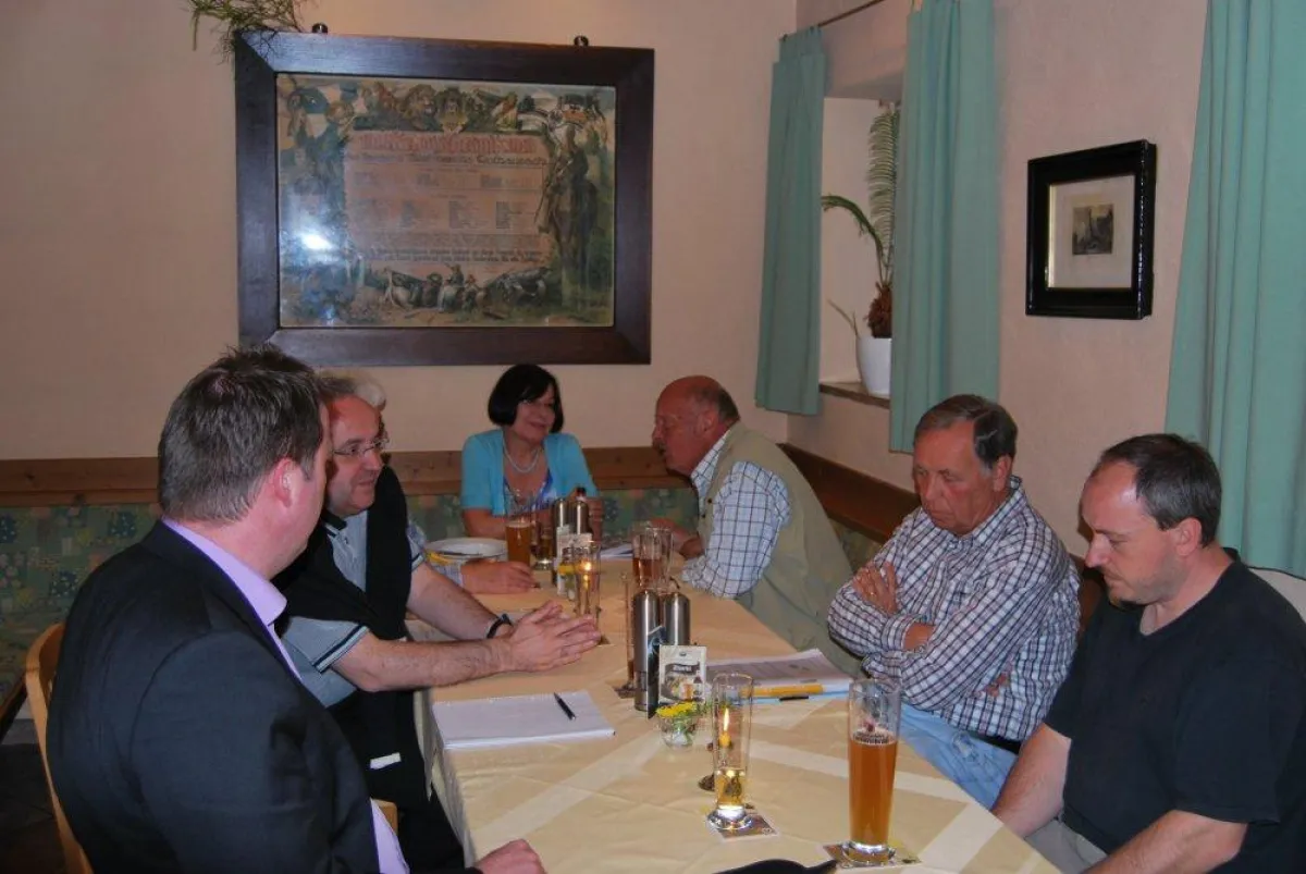 Rothauracher Bürger diskutieren mit den Liberalen (Foto: Andreas Behling)
