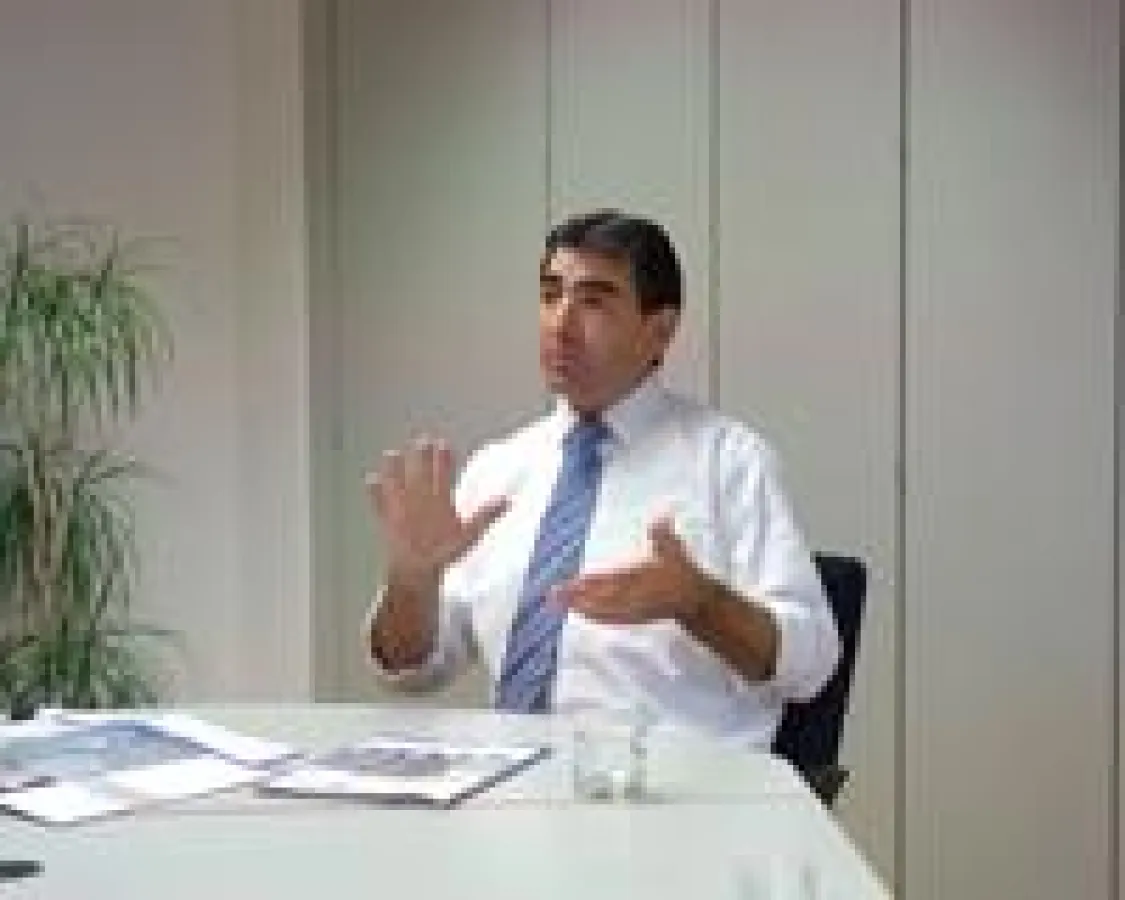 „Die Akotherm-Systeme ändern sich, der Verarbeitungsvorteil bleibt erhalten“, F. Schneider, Akotherm-Geschäftsführer im Interview