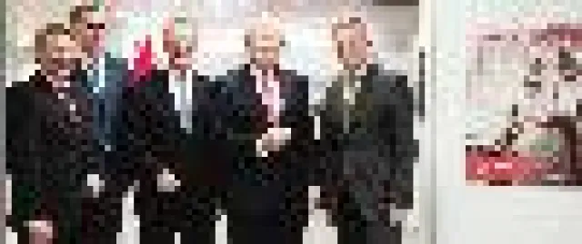 Bild: Fotoausstellung „Entwicklungsgeld“ in der Kreissparkasse in Esslingen.