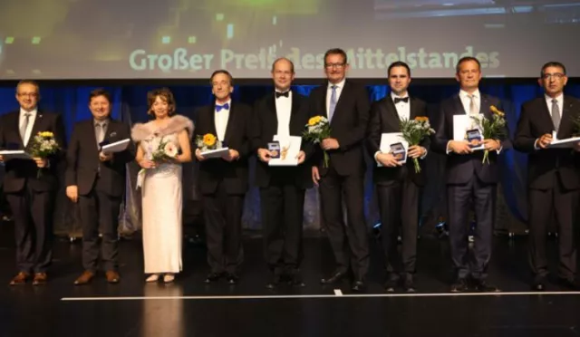 Bild: Lampenwelt erhält Ehrenplakette zum Großen Preis des Mittelstandes