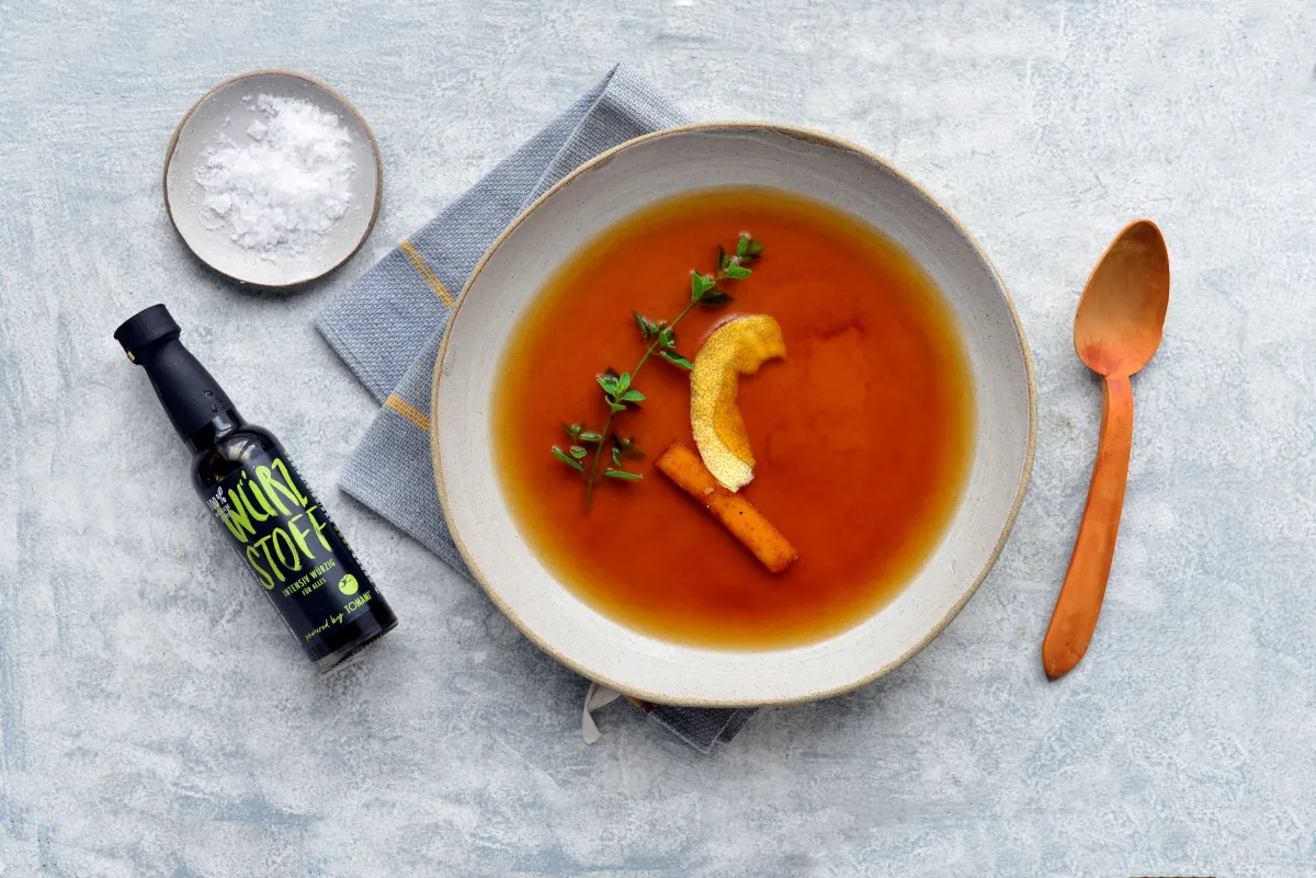 Mit TOMAMI Würzstoff herzhaft und vegan verfeinern. (© TOMAMI/CettinaVicenzino)