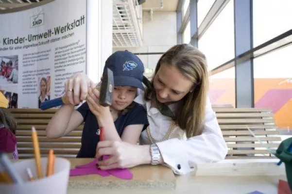 Bild: Windräder basteln und nachhaltiges Denken lernen – Die SKD Kinder-Umwelt-Werkstatt begeistert ...