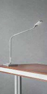 Bild: LED-Standleuchte moll L7 in minimalistischem Design - ein Highlight nicht nur im private office