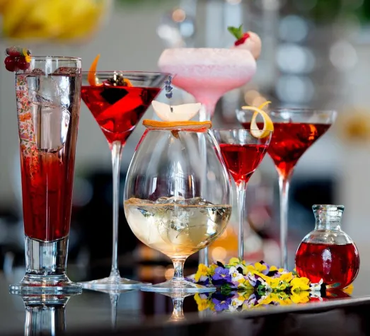 Bild: Erdig, blumig und fruchtig: One Aldwych präsentiert die neuen Frühlings-Aperitifs der preisgekrönten Lobby Bar