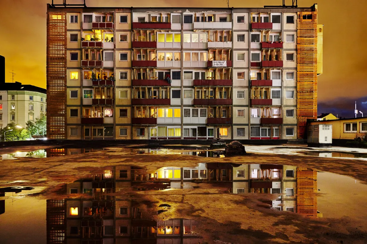 Die Essohäuser aus dem Fotobuch BUY BUY ST.PAULI - von PAUL KRENKLER (© Paul Krenkler/ARTTRADO )