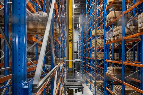 Bild: Dematic automatisiert neues Palettenhochregallager von pgb-Europe