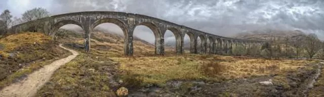 Bild: Ausstellung von Michael Sander in der tOG-Düsseldorf 'TOUCHED land SCAPES' - Landschaften im Wandel