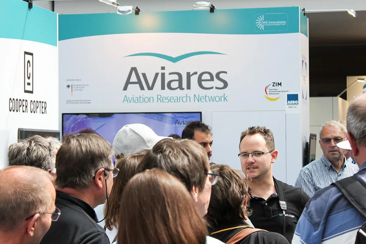 Besucherstrom am Aviares-Gemeinschaftsstand