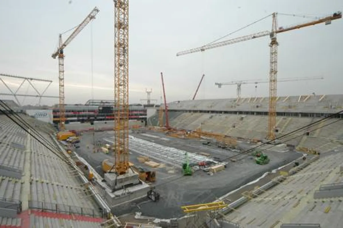 Industrieklettern in Stadien und Arenen