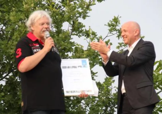 Bild: Stiftung Menschen für Menschen - Karlheinz Böhms Äthiopienhilfe ernennt Ralf Bos zum Botschafter