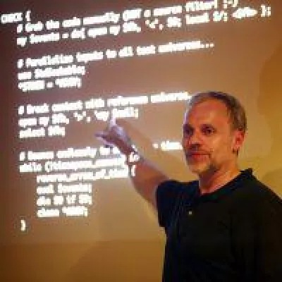 Bild: Australische Programmier-Koryphäe Damian Conway am 11.09. zu Gast an der Universität Erlangen-Nürnberg