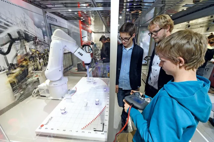 Bild: VOM SCANNER BIS ZUR SMART FACTORY – INDUSTRIE ERLEBEN MIT DISCOVER INDUSTRY IN ASPERG