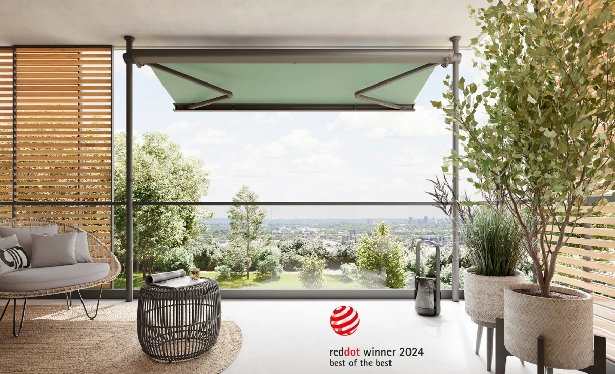 Die neue Klemm-Markise für Balkone „markilux 900“ gewinnt den „Red Dot: Best of the Best. (© markilux)