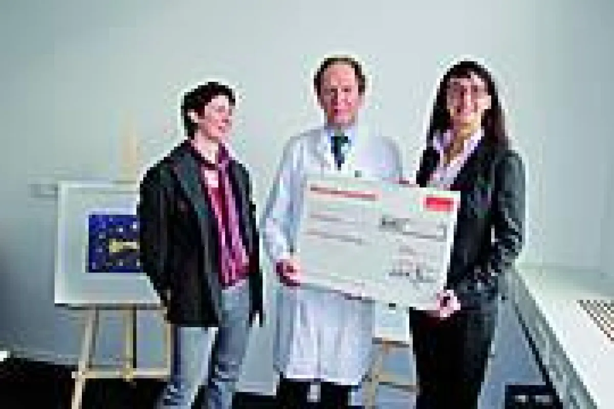 von links: Sabine Hartmann, Prof. Dr. Klaus-Michael Debatin und Geschäftsführerin Katrin Wenzler