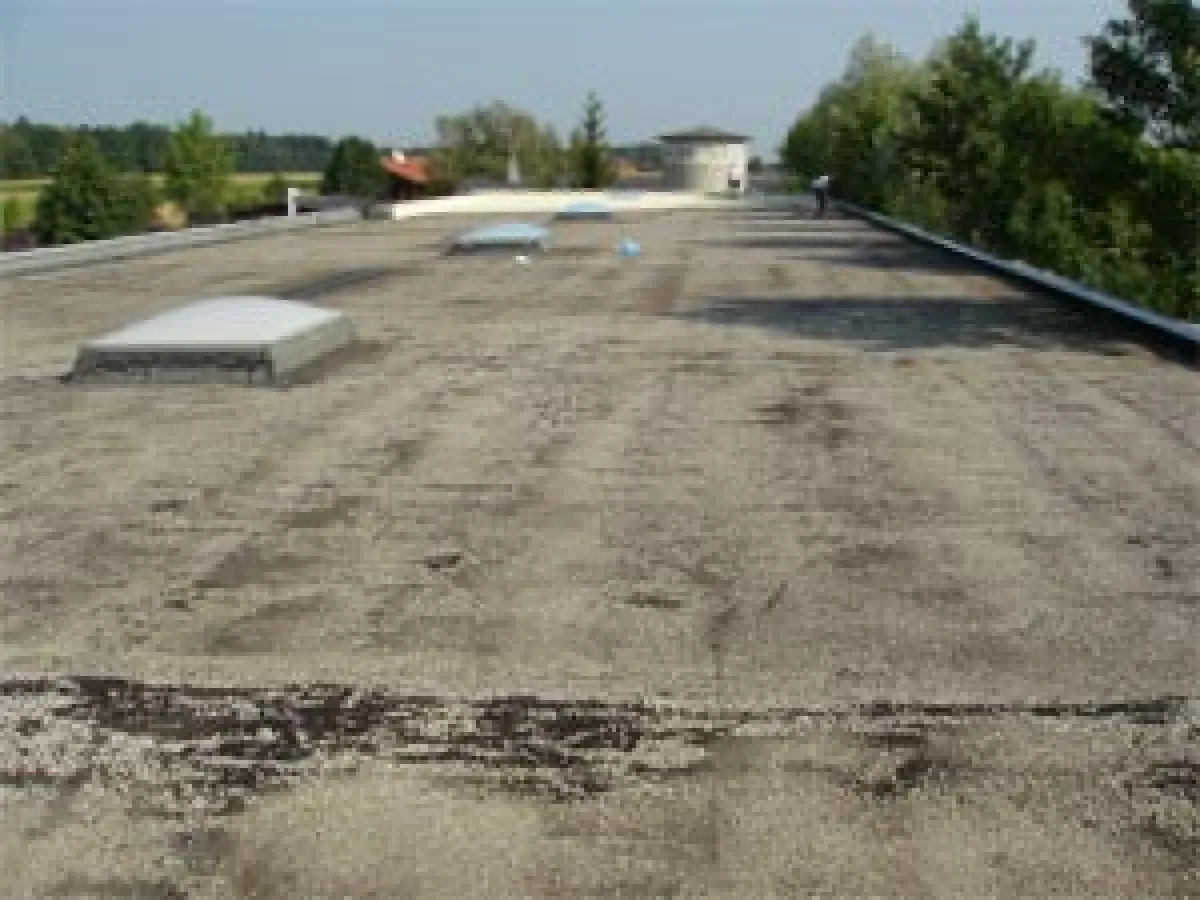 Sanierungsfall Flachdach. Quelle : HPS Polymere Systeme