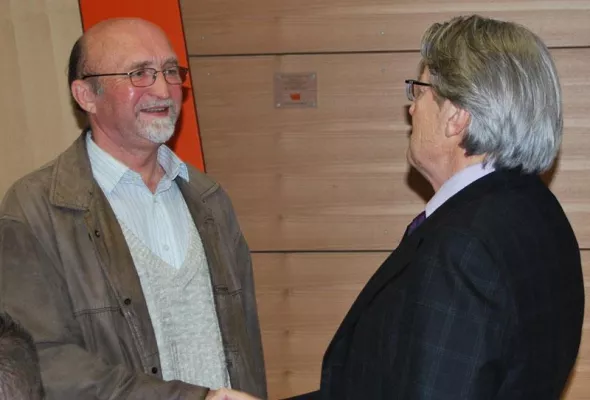 Bild: Un(Ruhestand) nach 35 Jahren - Erhard Sport bedankt sich bei verdientem Meister