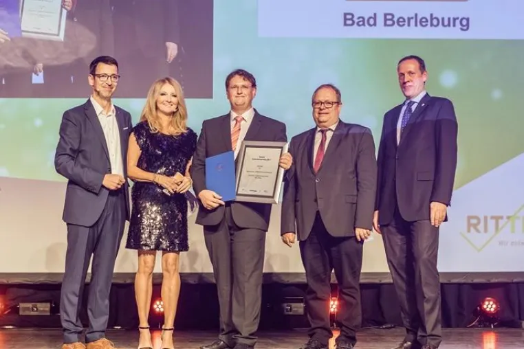 Bild: Die Kassel GmbH gehört im zweiten Jahr in Folge zu den drei besten Versicherungsmaklern Deutschlands.