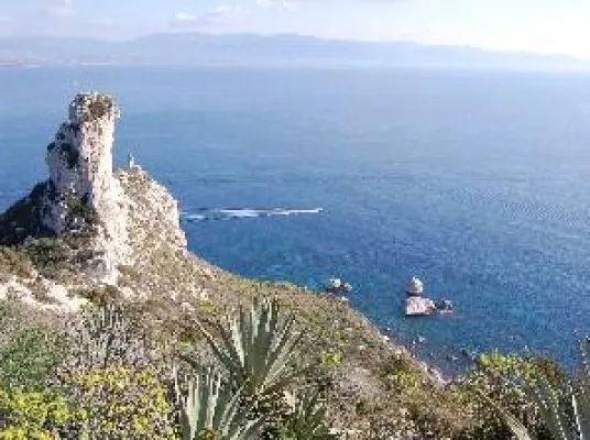 Bild: Südsardinien: Kleines Hotel in Cagliari direkt am Strand und Panorama-Wanderung zum Sella del Diavolo