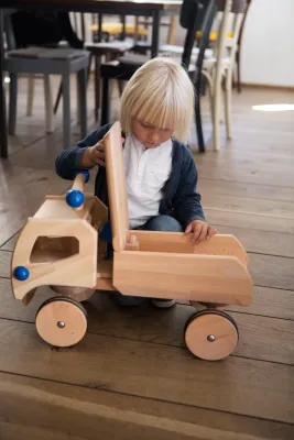 Qualitäts-Holzspielzeug im Wartezimmer gefragt Bild: Qualitäts-Holzspielzeug im Wartezimmer gefragt