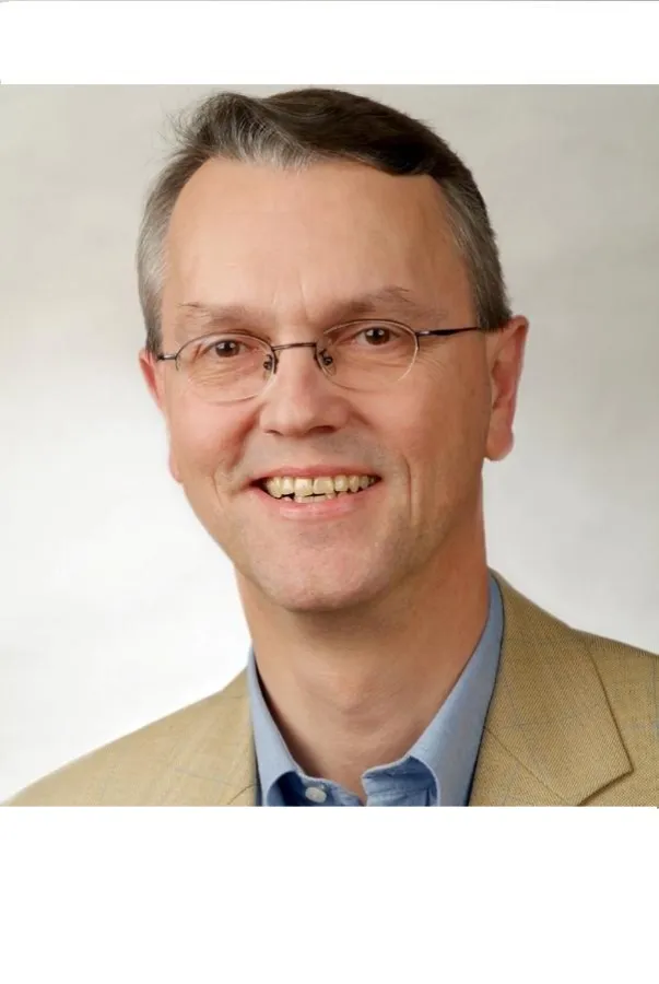 Prof. Dr. Jürgen Lürssen hat 2008 den jährlich in Lüneburg stattfindenden Norddeutschen Vertriebstag ins Leben gerufen.