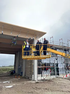 Bild: Richtfest beim neuen Hangar für Rettungsflüge in Norddeich
