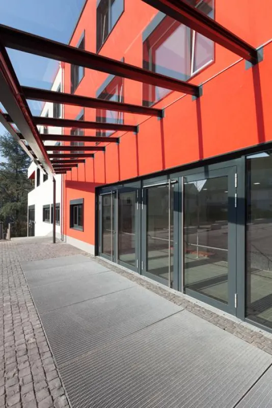 Der Neue Lindenhof (Ostseite)