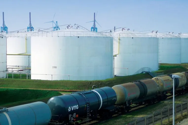Bild: Evos digitalisiert die Kesselwagenabfertigung im Hamburger Hafen