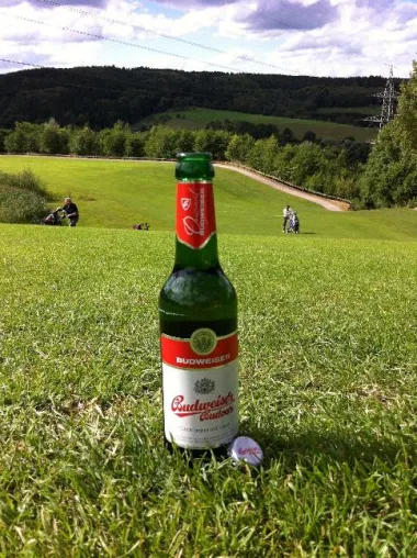 Bild: Das etwas andere Golfevent - Budweiser Budvar präsentiert sich bei GOLF GROOVES 2013