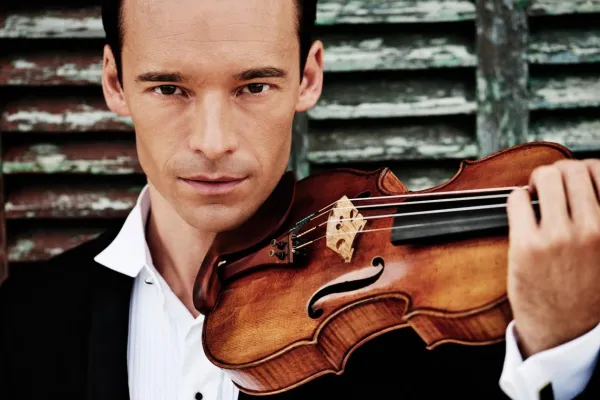 Bild: Linus Roth mit Werken für Violine solo bei den InselKonzerten Herrenchiemsee am 30. Juni