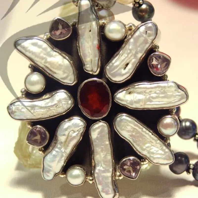 Zhen Hua - Halskette - Material: Silber, Perlen, Granat, Amethyst - Design: FancyNaNa